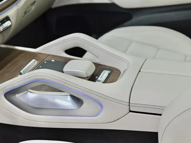 Mercedes-Benz GLE-Class — Фото автомобиля 16