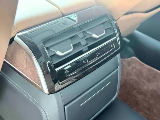Audi A8 — Фото автомобиля 11