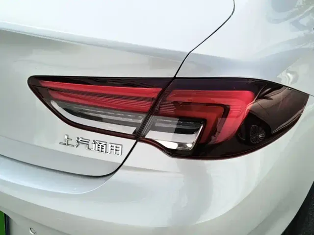 Buick Regal — Фото автомобиля 7