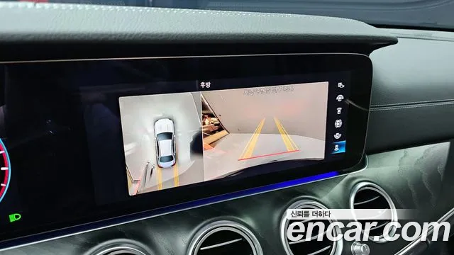 Mercedes-Benz E-Class — Фото автомобиля 14