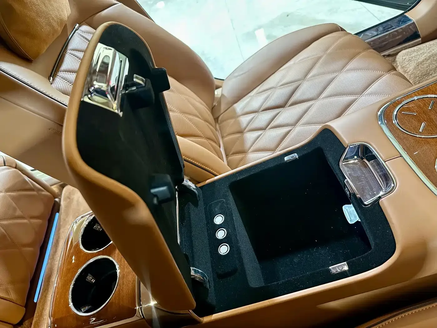 Zunjie Zunjie S800 2025 Model Extended Range Starlight Premium Edition 5-Seater — Фото автомобиля 18
