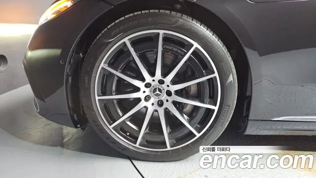 Mercedes-Benz EQS — Фото автомобиля 3
