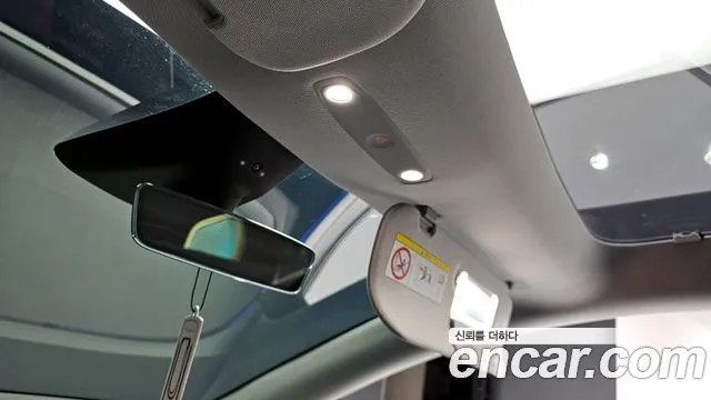 Tesla Model Y — Фото автомобиля 17