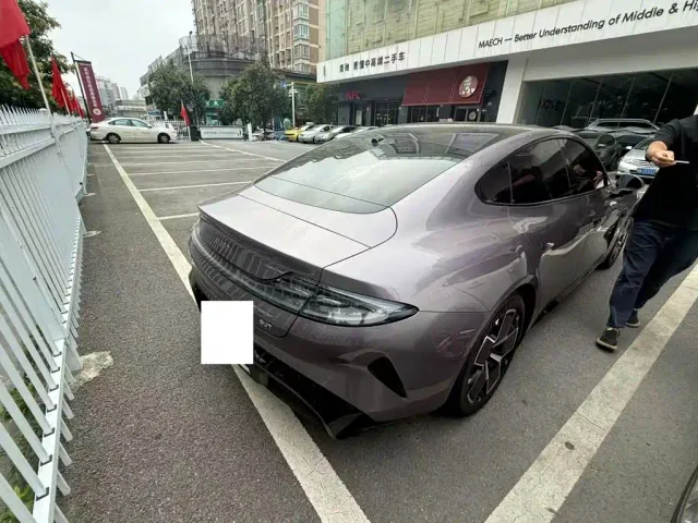 Xiaomi SU7 — Фото автомобиля 3