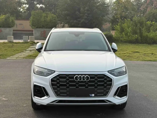 Audi Q5L — Фото автомобиля 2