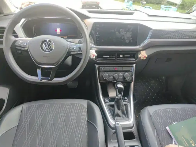 Volkswagen T-Cross — Фото автомобиля 5