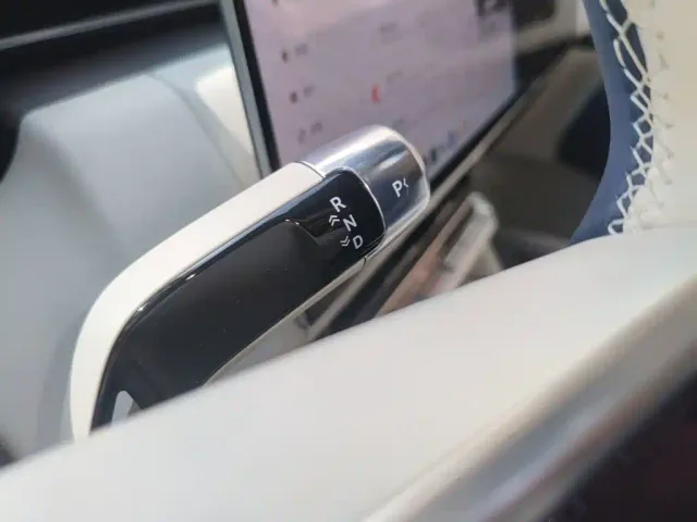 ZEEKR Zeekr 9X 2025 model Ultra Edition 70kWh — Фото автомобиля 13