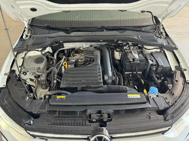 Volkswagen Golf — Фото автомобиля 18