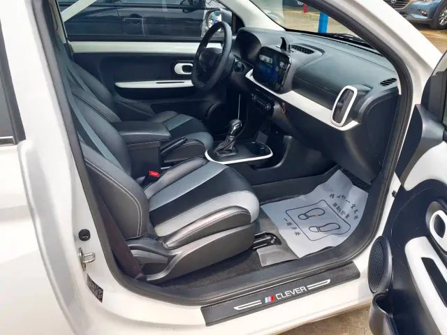 Roewe Clever — Фото автомобиля 4