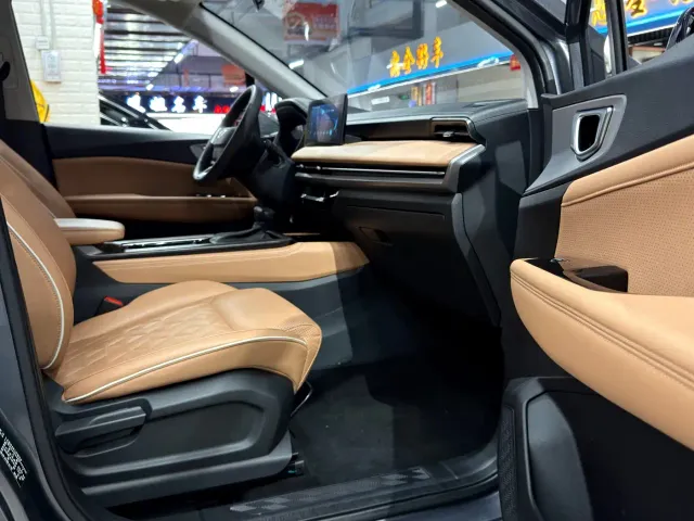 Wuling Jiachen — Фото автомобиля 23
