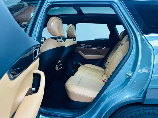 Geely Boyue L — Фото автомобиля 9
