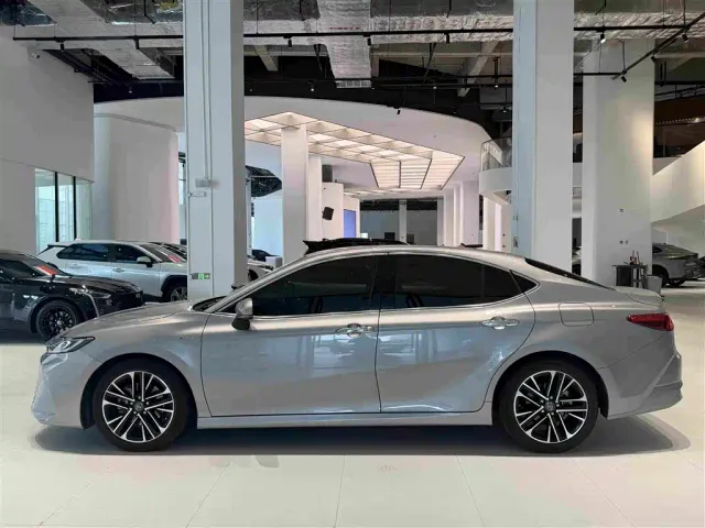 Toyota Camry — Фото автомобиля 12