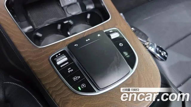 Mercedes-Benz E-Class — Фото автомобиля 14