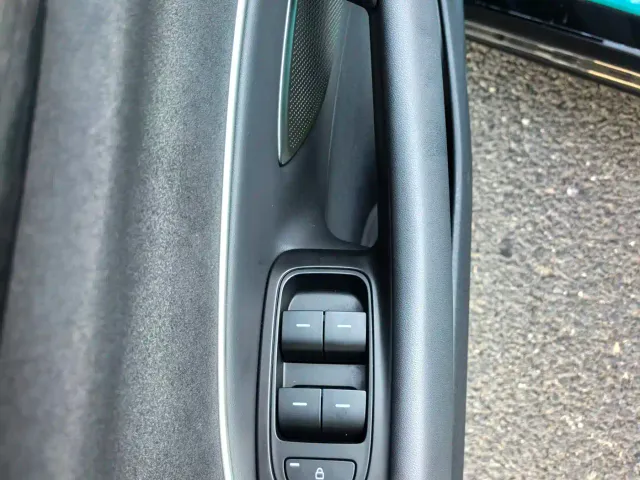 Xiaomi SU7 — Фото автомобиля 7
