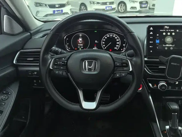 Honda Accord — Фото автомобиля 15