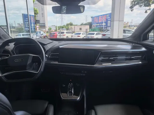 Audi Q4 e-tron — Фото автомобиля 4