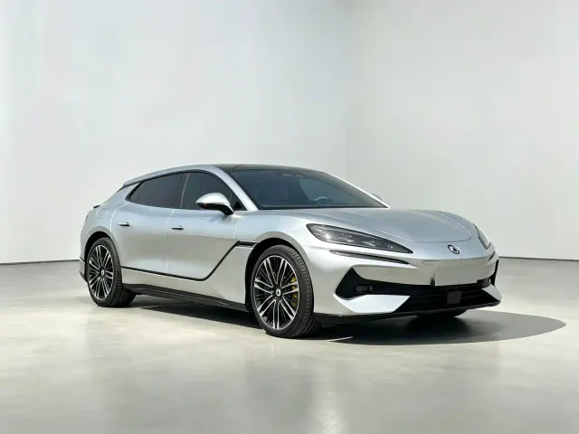 Denza Z9GT — Фото автомобиля 3