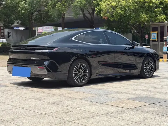 Geely Galaxy Galaxy Xingyao 8 2025 130km EM-i Premium Edition — Фото автомобиля 7