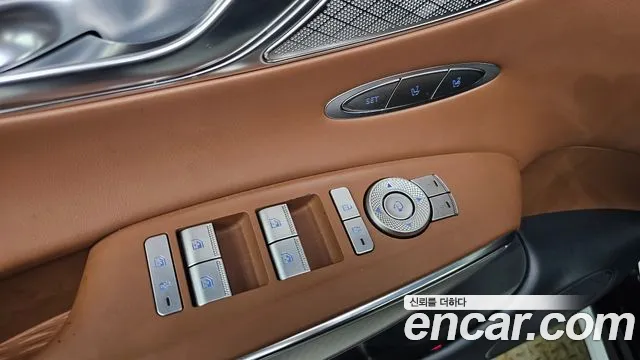 Genesis GV70 2.5T Бензин 2WD — Фото автомобиля 27