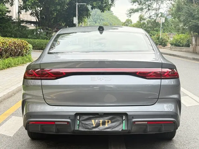 BYD Qin L — Фото автомобиля 18