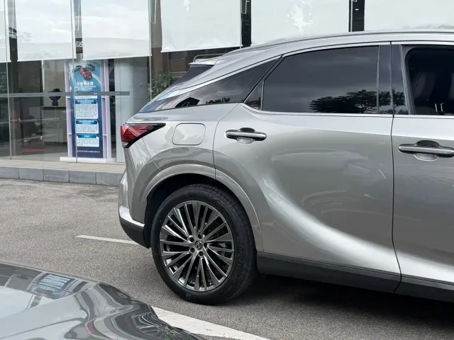 Lexus RX — Фото автомобиля 3