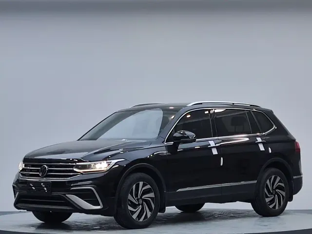 Volkswagen Tiguan L — Фото автомобиля 7
