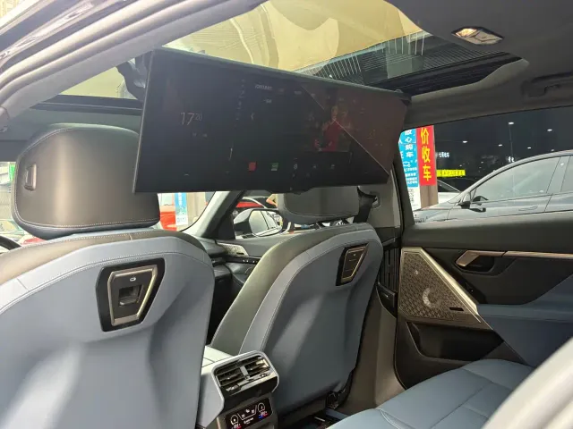 BMW 5 Series — Фото автомобиля 15