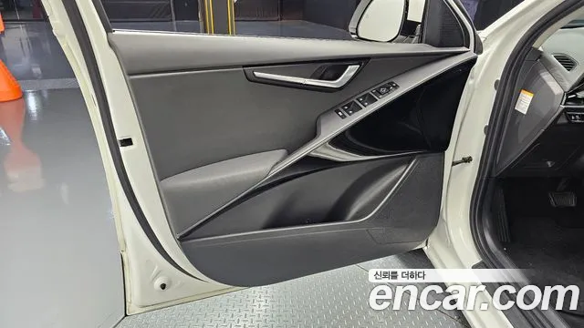 Kia Niro All Niro EV Air — Фото автомобиля 24