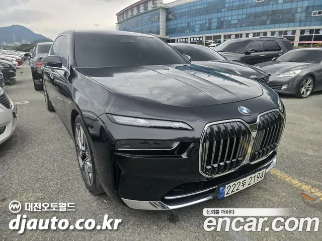 Фотография автомобиля — BMW 7 Series G70