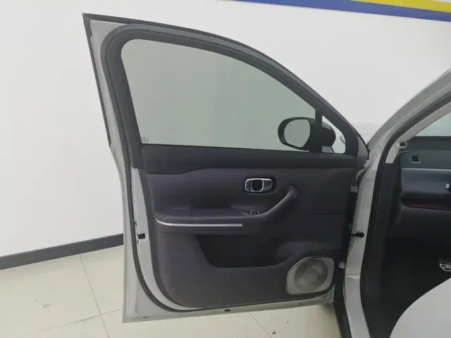 Leapmotor C10 — Фото автомобиля 7