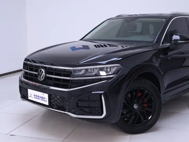 Volkswagen Touareg — Фото автомобиля 3