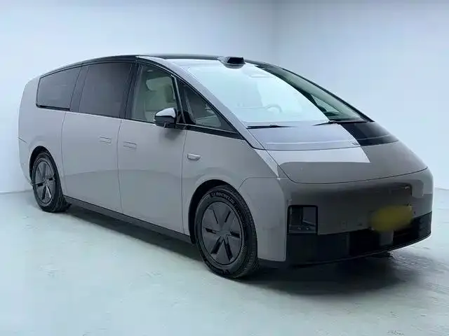 Li Auto MEGA — Фото автомобиля 2