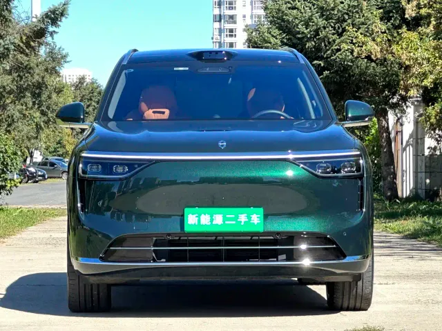 Aito M8 — Фото автомобиля 2