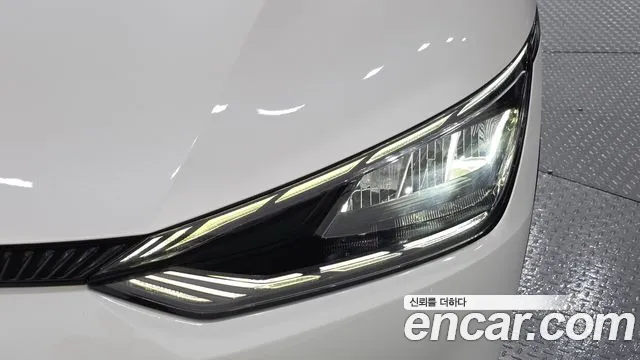 Kia EV6 — Фото автомобиля 18
