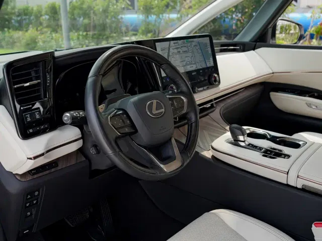Lexus Lexus LM 2025 Model 500h Six-Seater Prestige Edition — Фото автомобиля 9