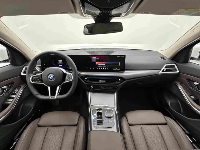 BMW i3 — Фото автомобиля 17