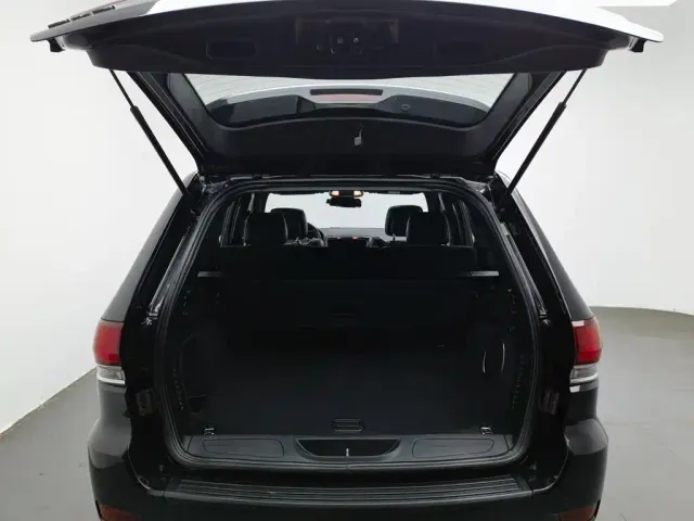 Jeep Grand Cherokee — Фото автомобиля 16