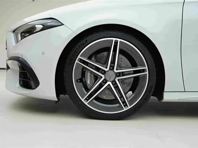 Mercedes-Benz Mercedes-Benz A-Class AMG (Import) 2020 AMG A 45 4MATIC+ — Фото автомобиля 14