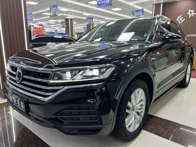 Фотография автомобиля — Volkswagen Touareg
