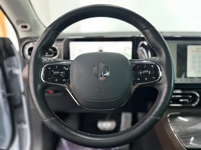 Leapmotor C11 — Фото автомобиля 8
