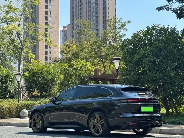 Nio ET5 Touring — Фото автомобиля 10