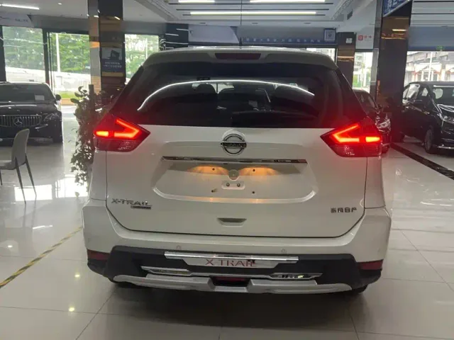 Nissan X-Trail — Фото автомобиля 14