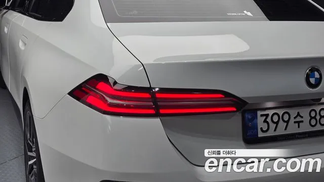 BMW 5 Series G60 — Фото автомобиля 23