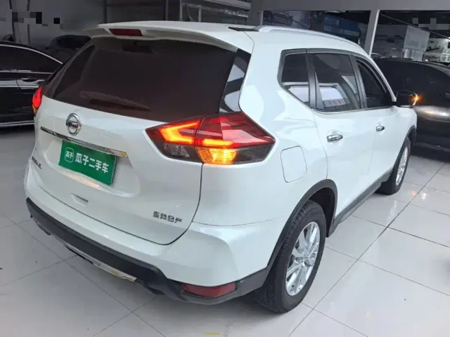 Nissan X-Trail — Фото автомобиля 6