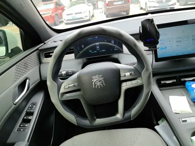 BYD Qin PLUS — Фото автомобиля 6