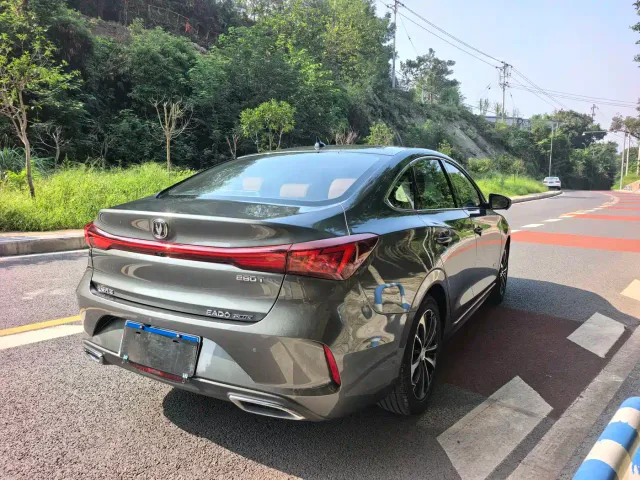 Changan Eado — Фото автомобиля 7