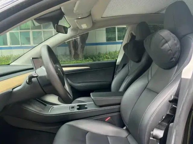 Tesla Model Y — Фото автомобиля 6