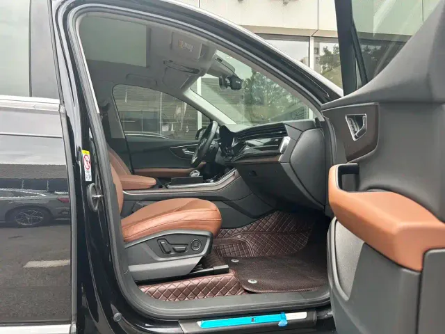 Audi Q7 — Фото автомобиля 5