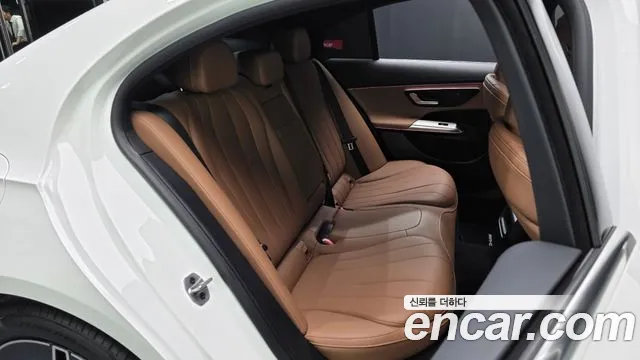 Mercedes-Benz E-Class — Фото автомобиля 10