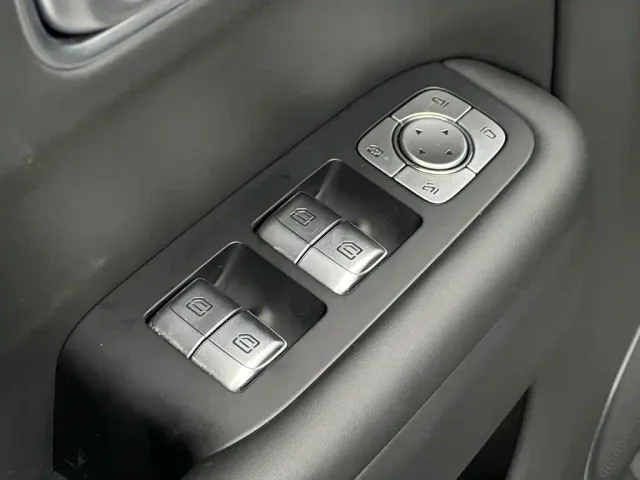 Li Auto L9 — Фото автомобиля 12